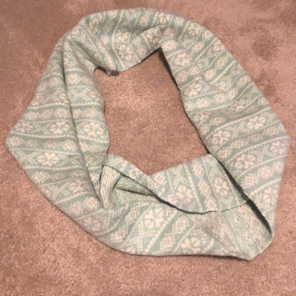Gap infinity scarf